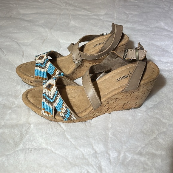 Minnetonka Women's Leather Sandals Aztec Beads Size 6.5 - Picture 2 of 6